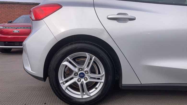 Ford Focus 1.0 EcoBoost 125 Zetec 5dr Petrol Hatchback